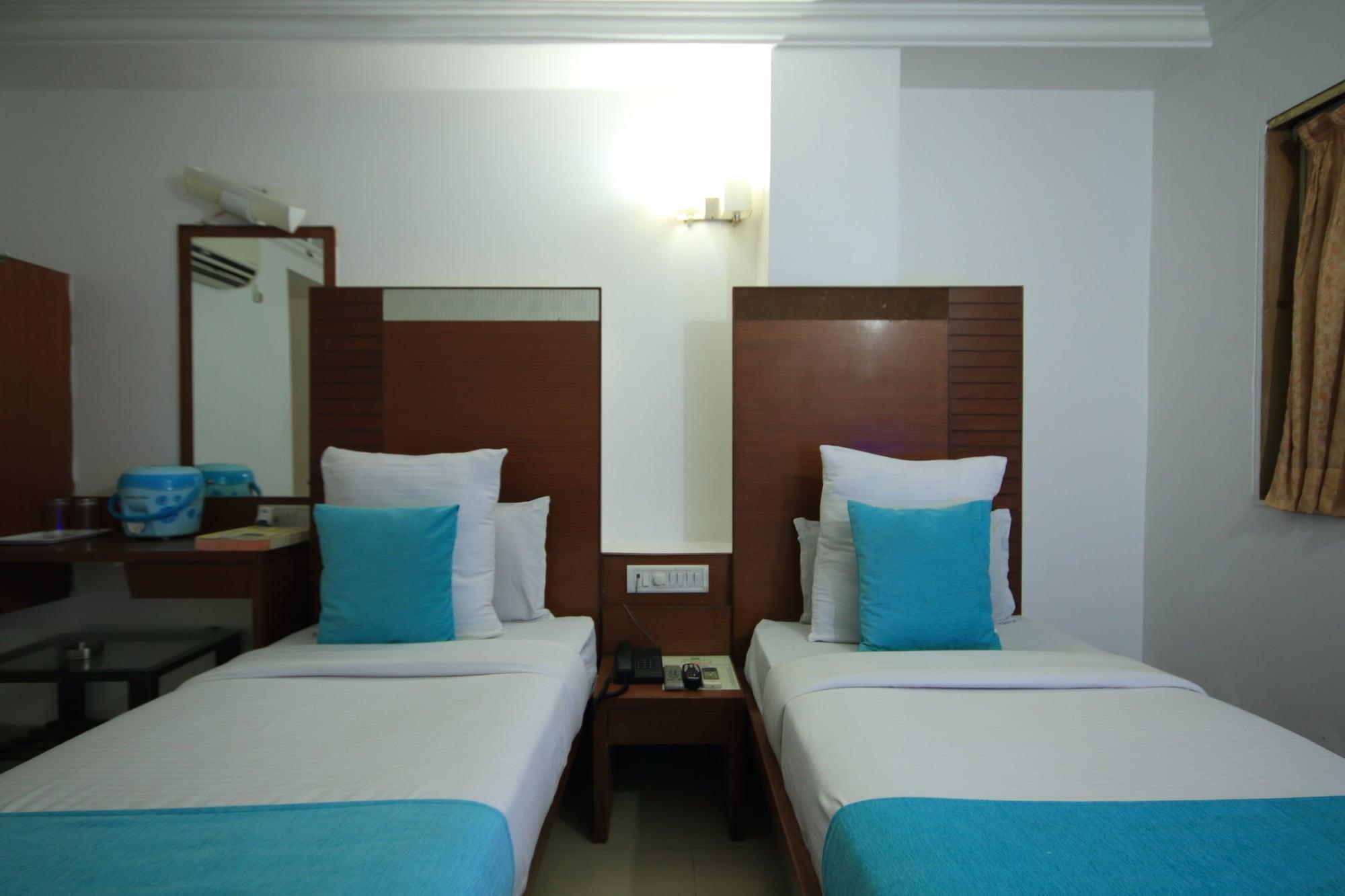 OYO 891 Hotel Kadamb Inn Ahmedabad Exterior foto