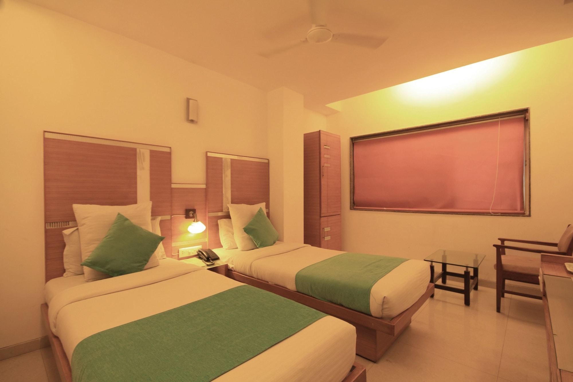 OYO 891 Hotel Kadamb Inn Ahmedabad Exterior foto
